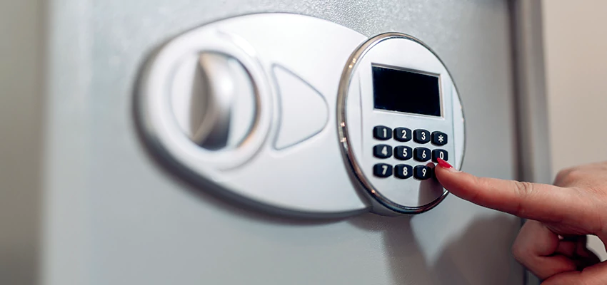 Jewelry Safe Cracking in Cloverdale, California