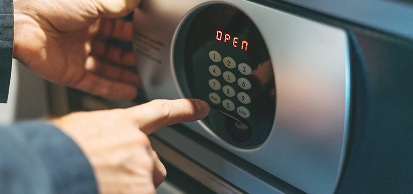 Cash Safe Openers in Cloverdale, California