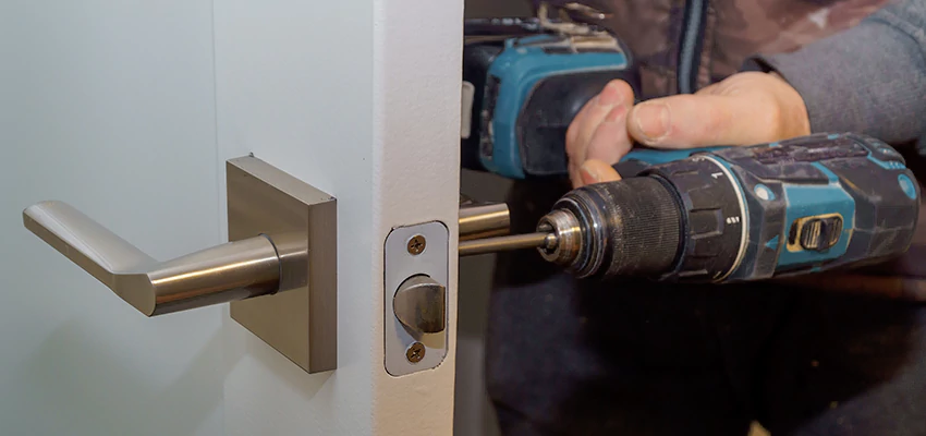 Broken Door Handle Lock Repair in Cloverdale, California
